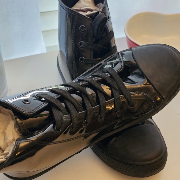 English Laundry Black High Top Sneakers - Picture 11 of 11